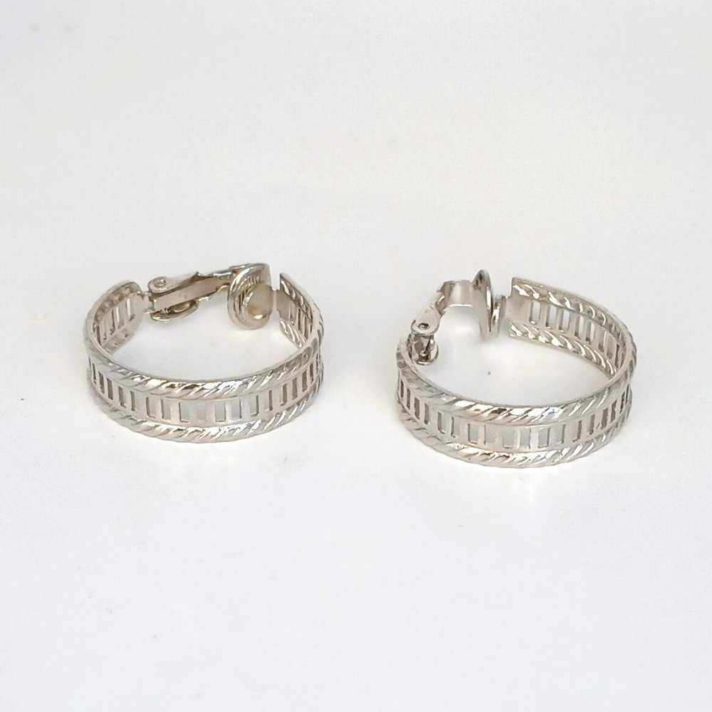 Vintage Cut Out Hoop Earrings. Polished Silver Tone Lattice Clip On Boho Jewelry